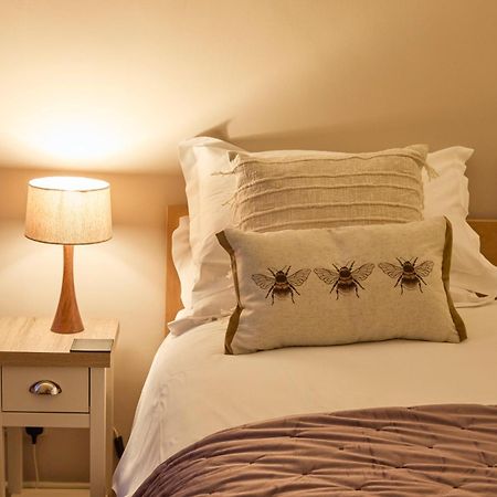 Hunters Lodge Inn Тотнес Экстерьер фото