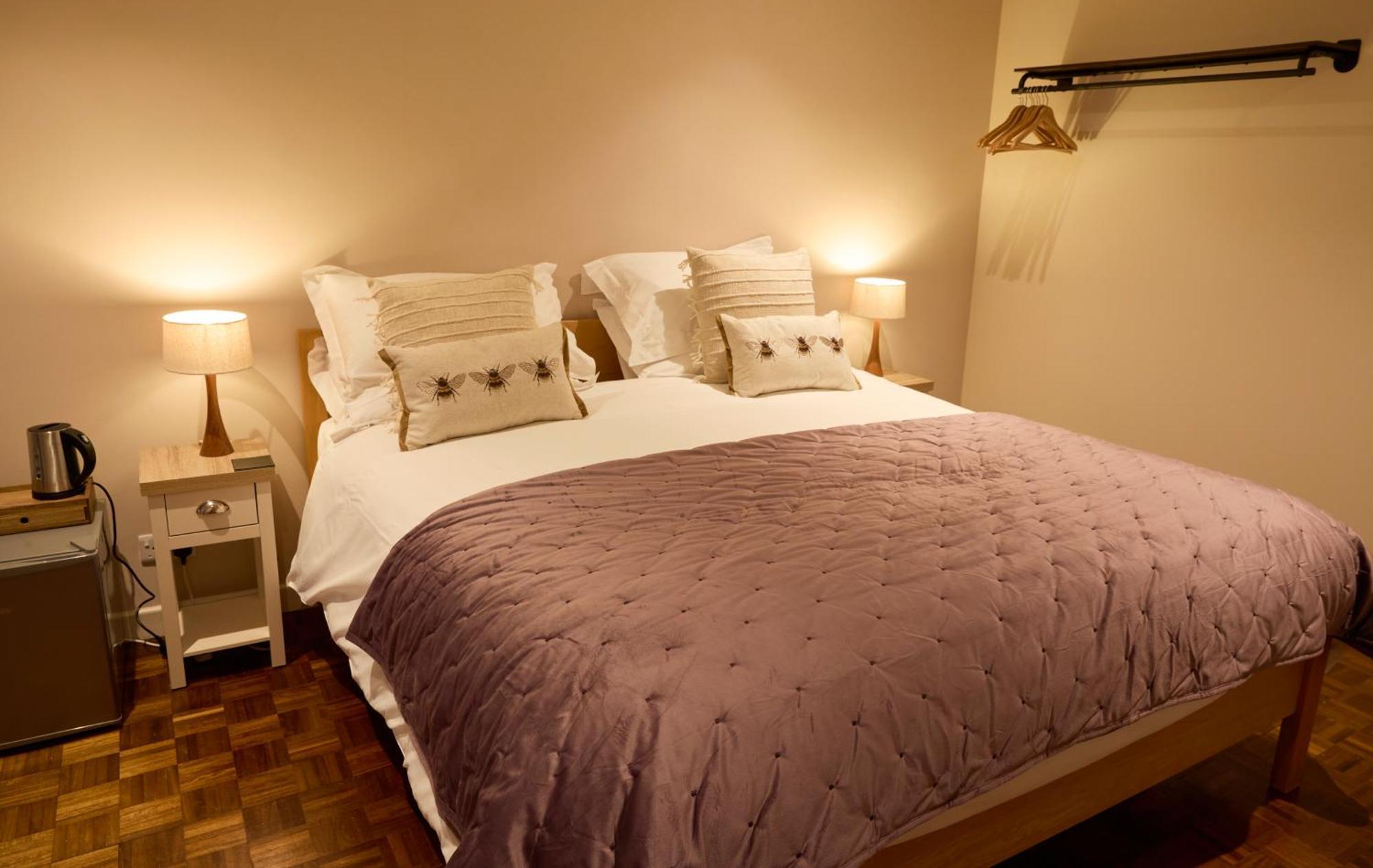 Hunters Lodge Inn Тотнес Экстерьер фото